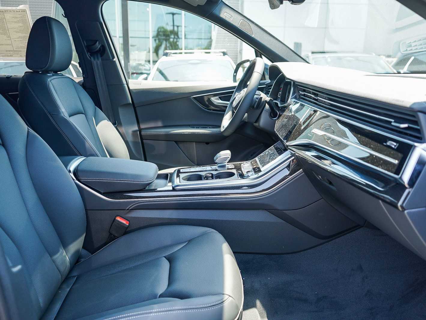 Thumbnail: 2026 Audi Q7 - 17