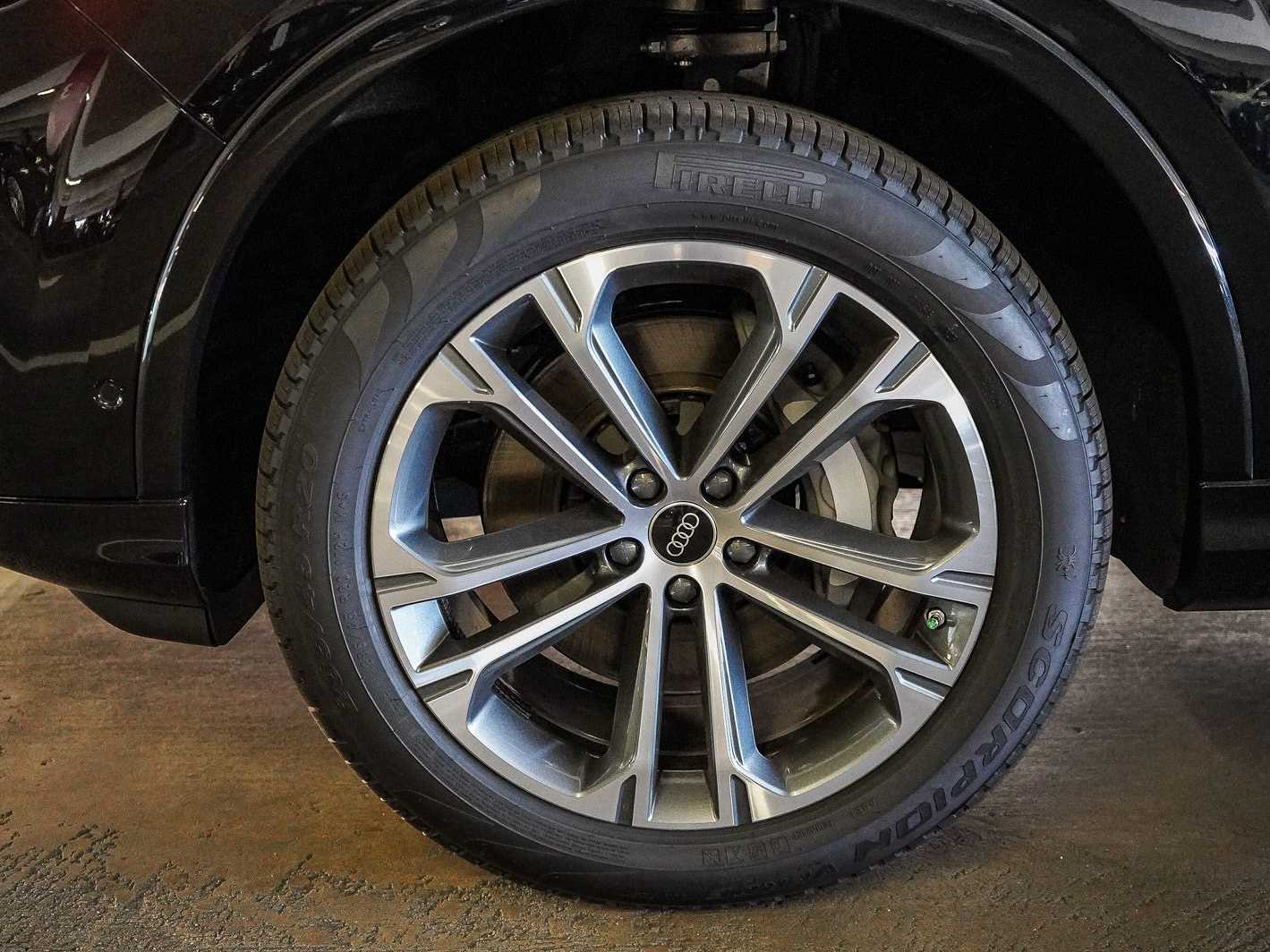 Thumbnail: 2026 Audi Q7 - 9