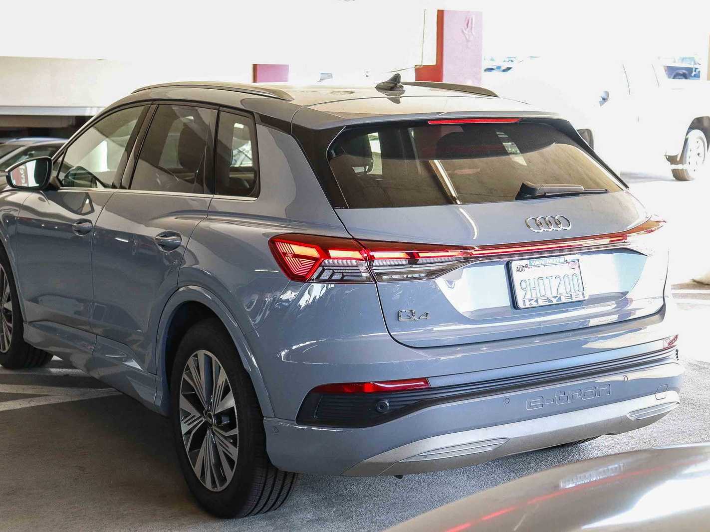 Thumbnail: 2023 Audi Q4 e-tron - 2