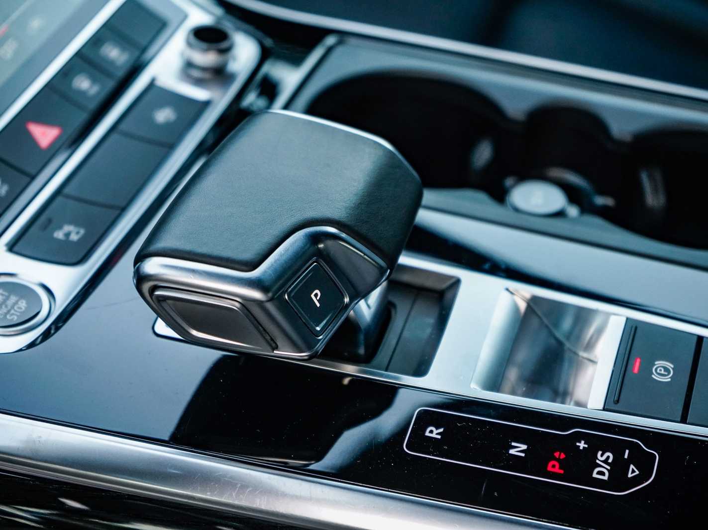 Thumbnail: 2021 Audi Q7 - 21