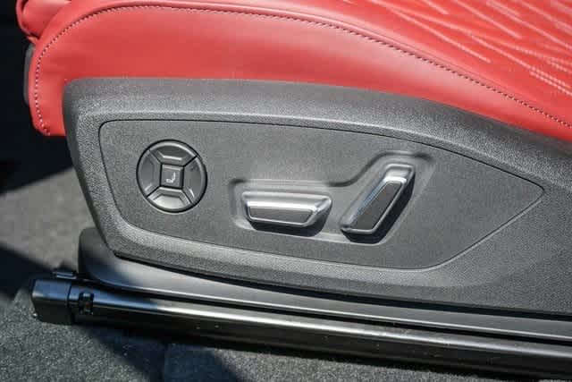 Thumbnail: 2025 Audi SQ6 e-tron - 30