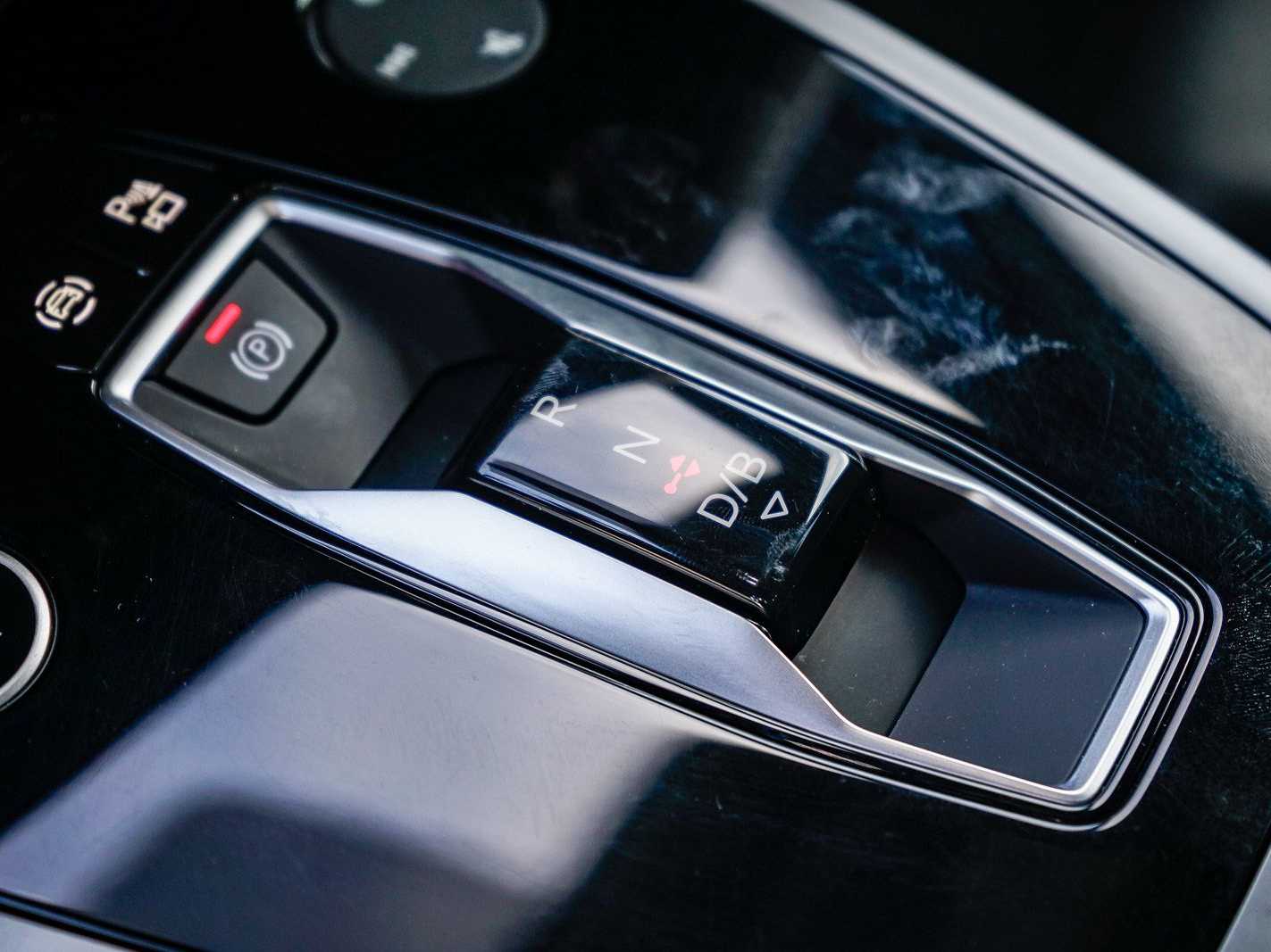 Thumbnail: 2023 Audi Q4 e-tron - 21