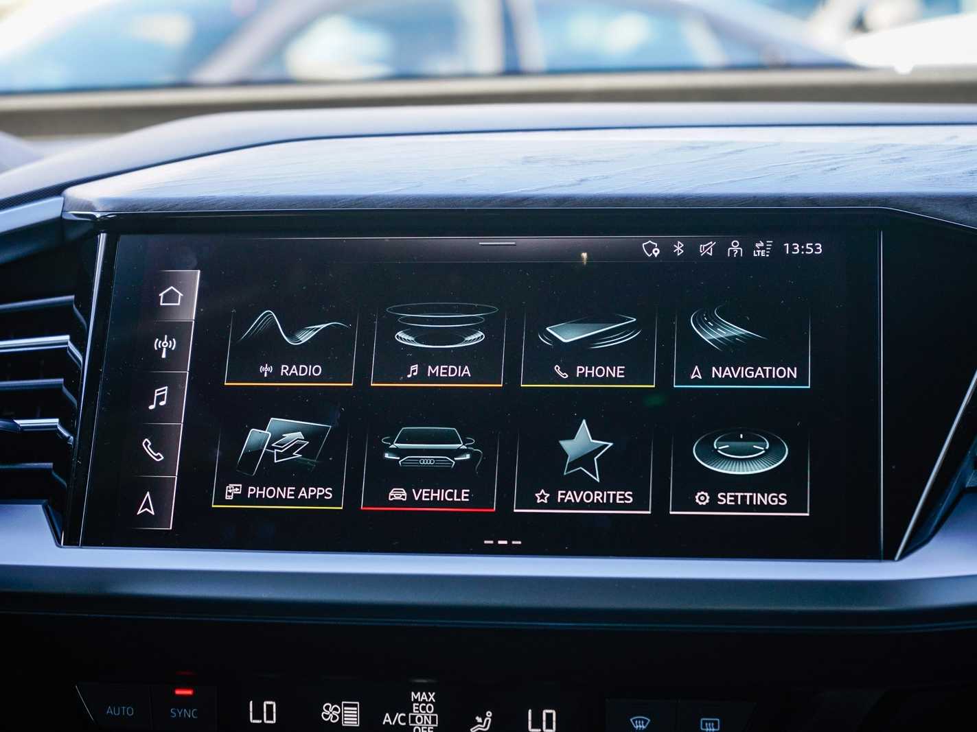 Thumbnail: 2023 Audi Q4 e-tron - 14