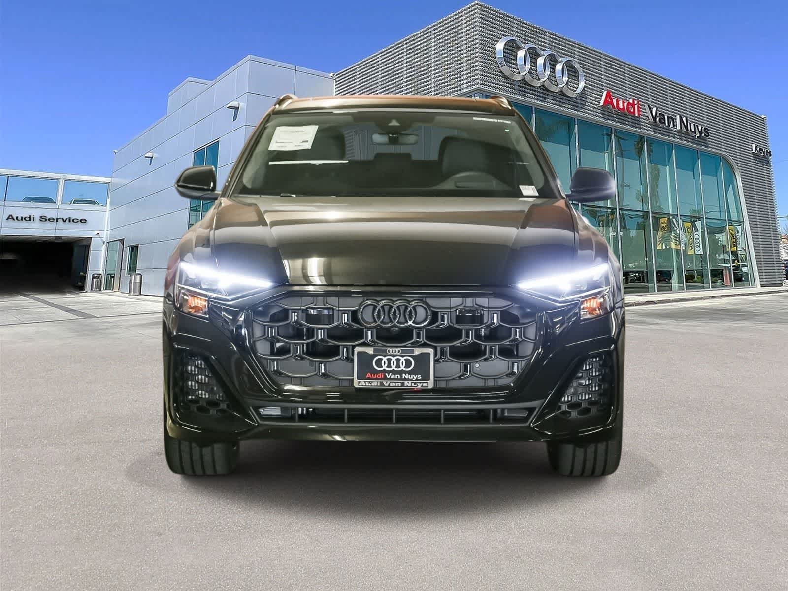 Thumbnail: 2026 Audi Q8 - 2