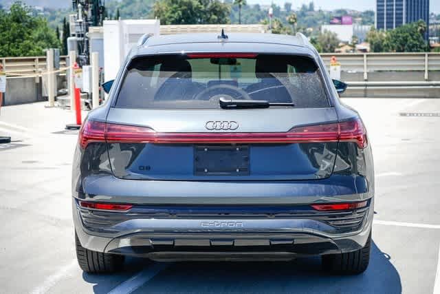 Thumbnail: 2024 Audi Q8 e-tron - 3