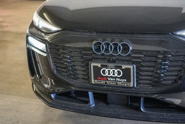 Thumbnail: 2025 Audi SQ6 e-tron - 9
