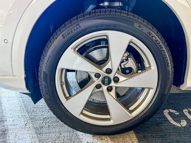 Thumbnail: 2025 Audi Q5 - 9