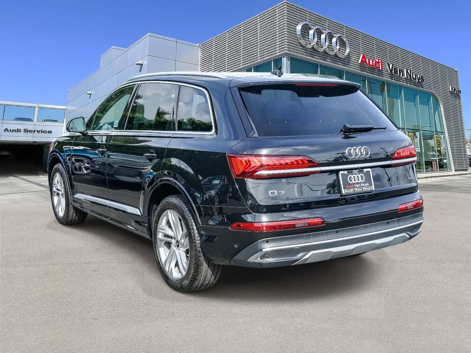 Thumbnail: 2023 Audi Q7 - 2