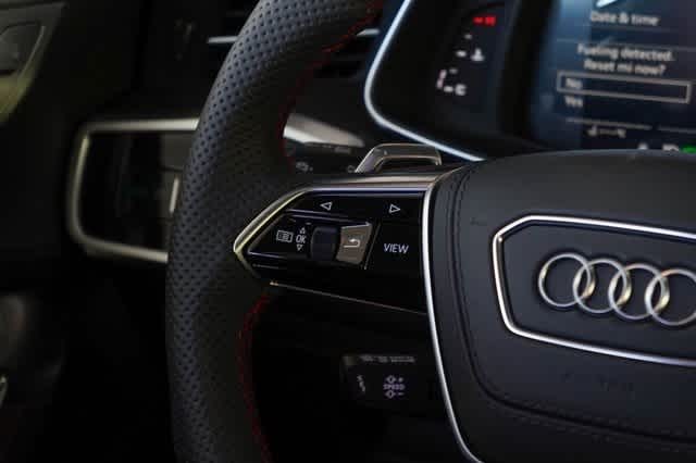 Thumbnail: 2025 Audi RS 6 - 16