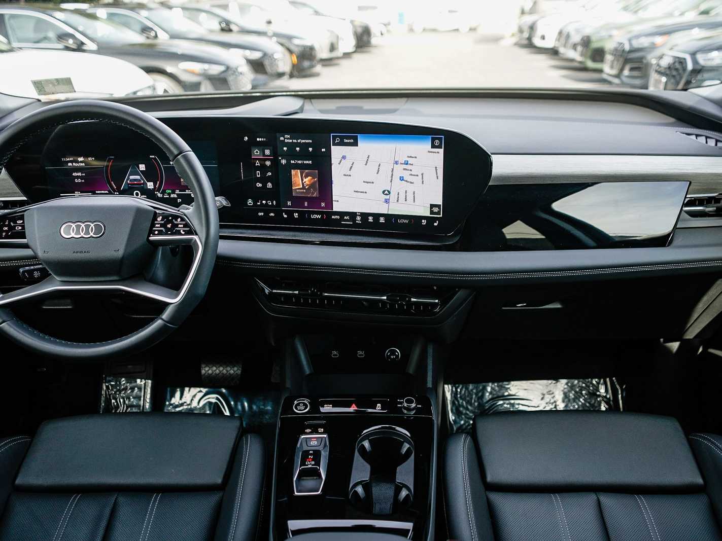 Thumbnail: 2025 Audi Q6 e-tron - 12