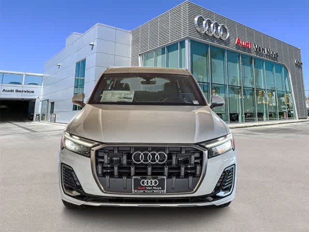 New 2025 Audi Q7 55 Premium Plus SUV