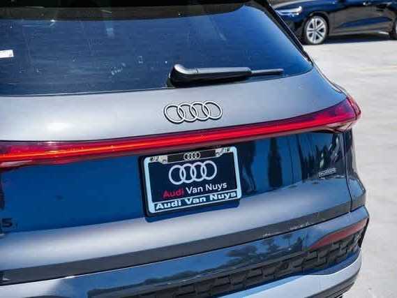 Thumbnail: 2025 Audi Q5 - 12