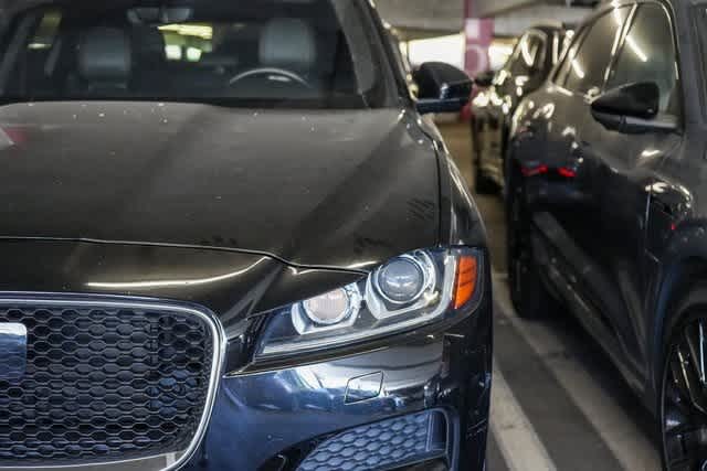 Thumbnail: 2019 Jaguar F-Pace - 4