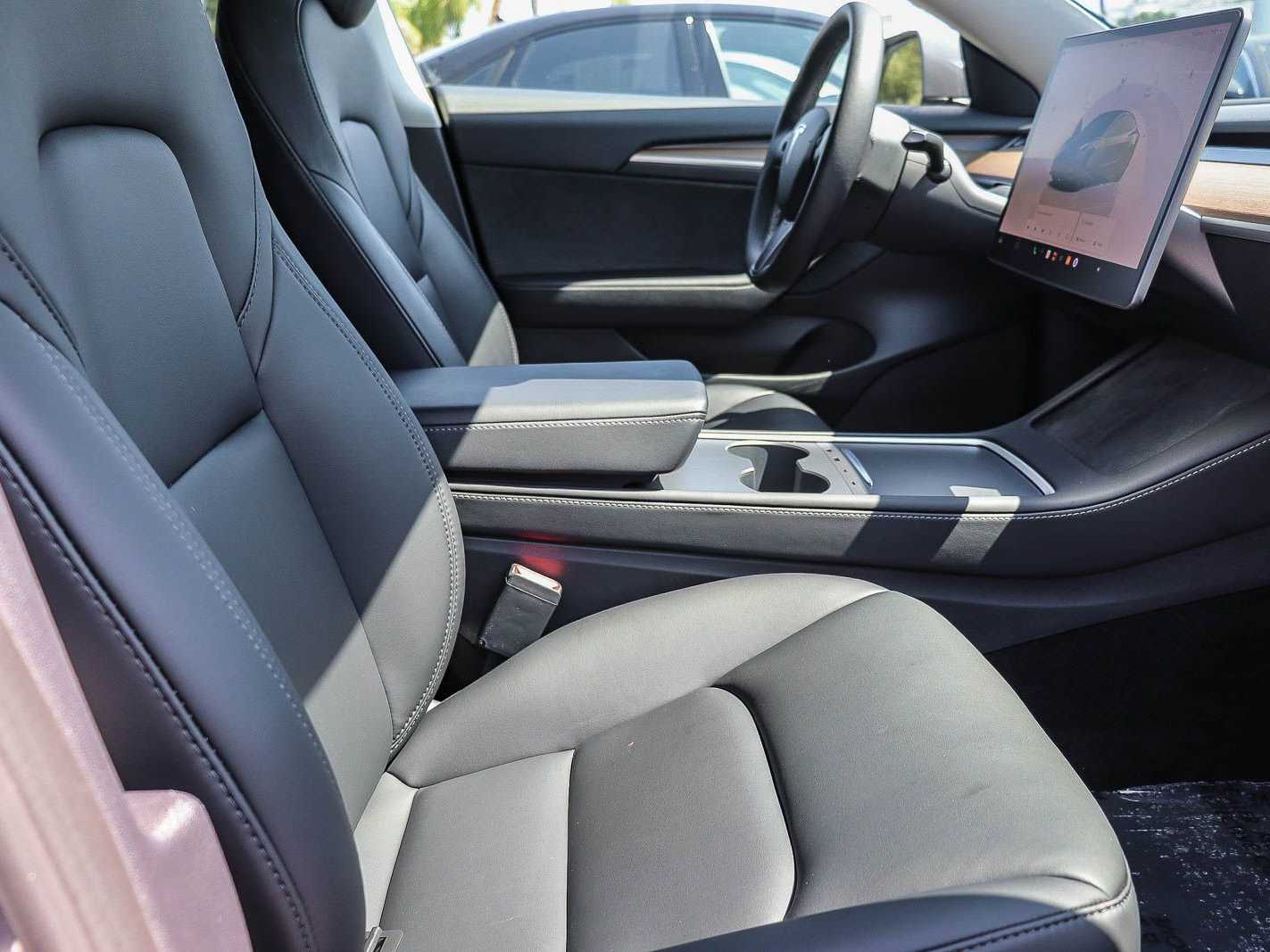 Thumbnail: 2023 Tesla Model 3 - 16