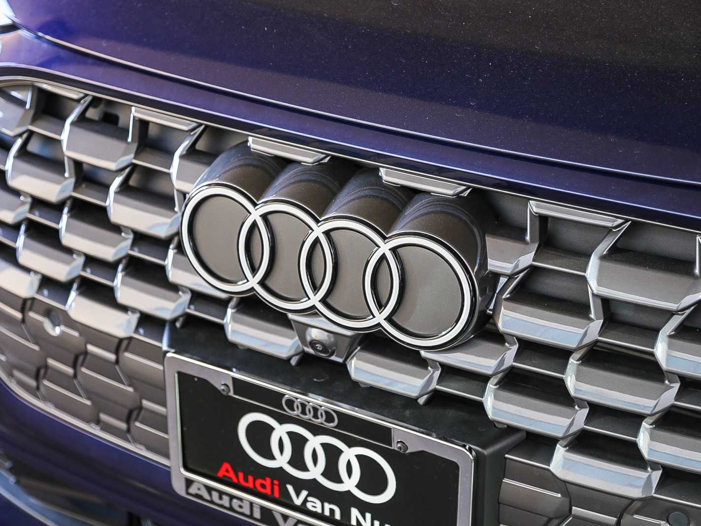 Thumbnail: 2025 Audi Q5 - 8