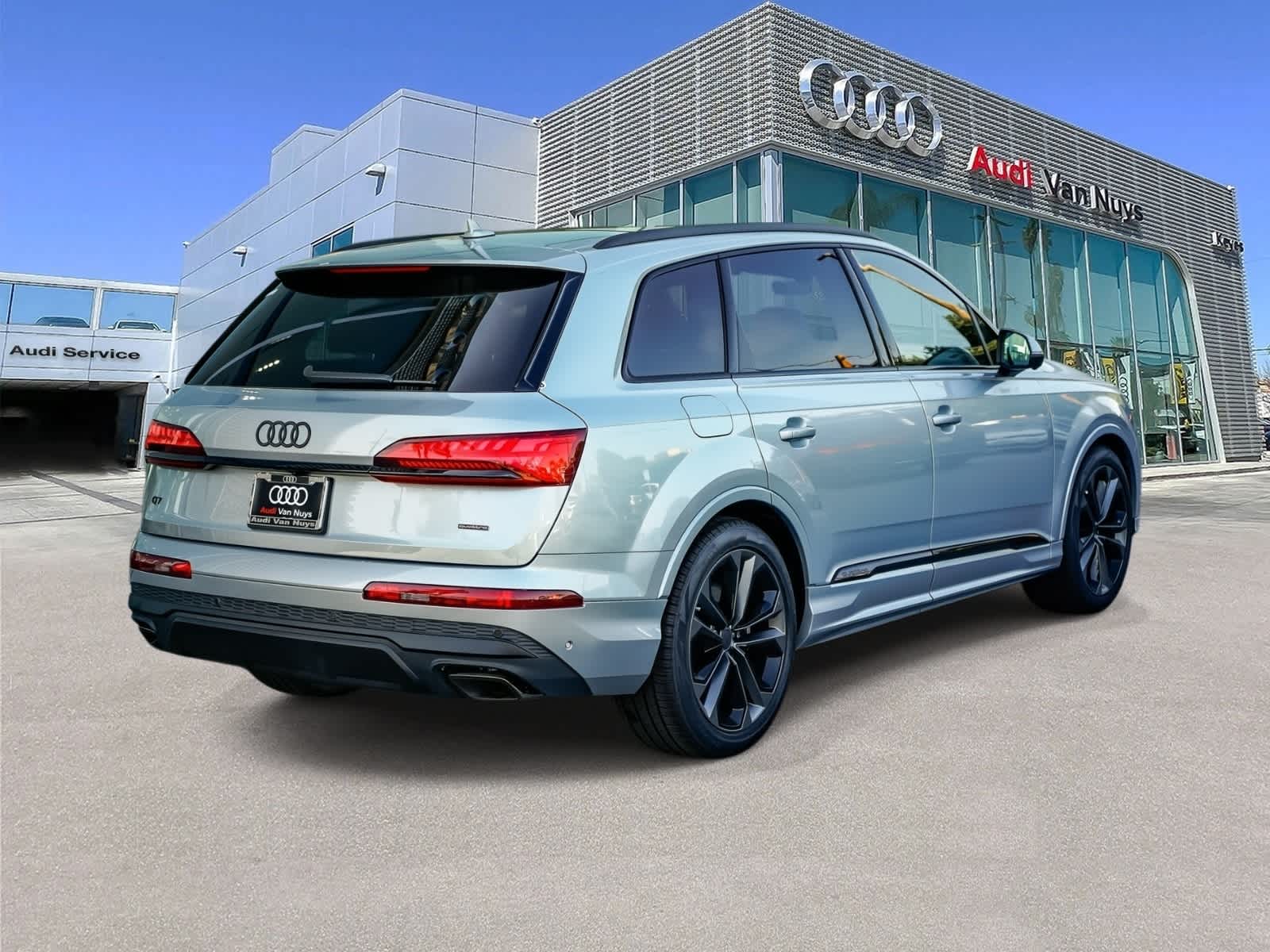 Thumbnail: 2026 Audi Q7 - 6