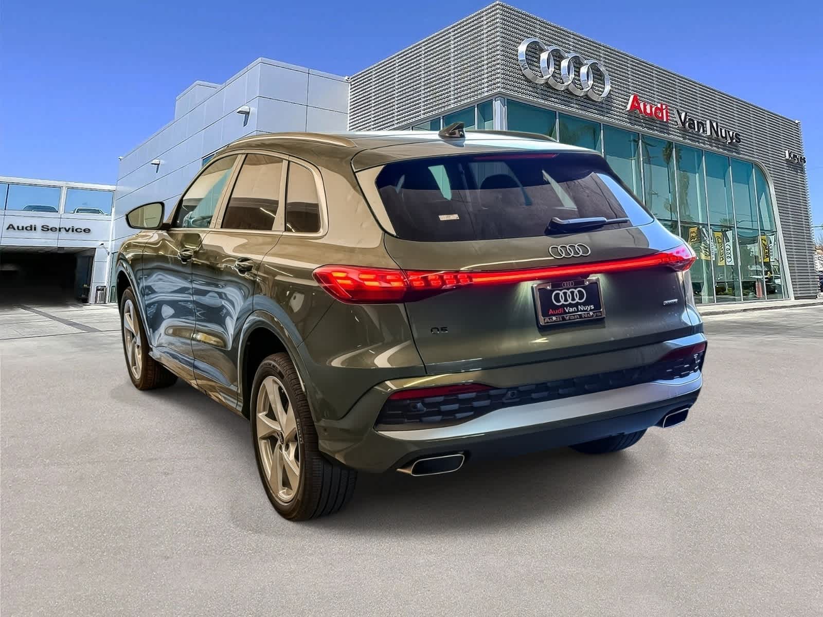 Thumbnail: 2025 Audi Q5 - 6
