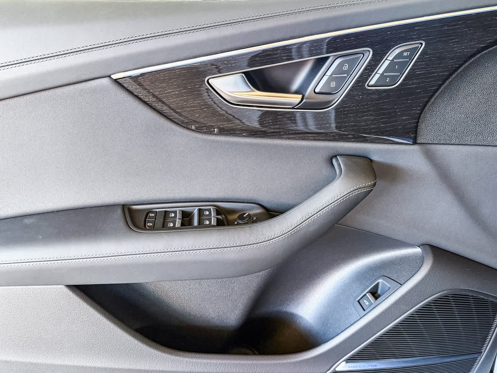 Thumbnail: 2026 Audi Q8 - 22