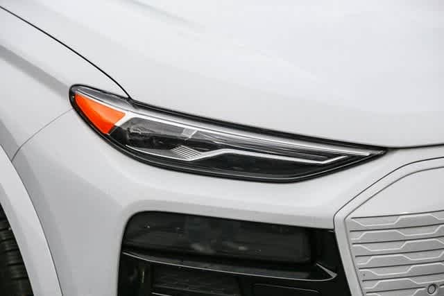 Thumbnail: 2025 Audi Q6 e-tron - 4