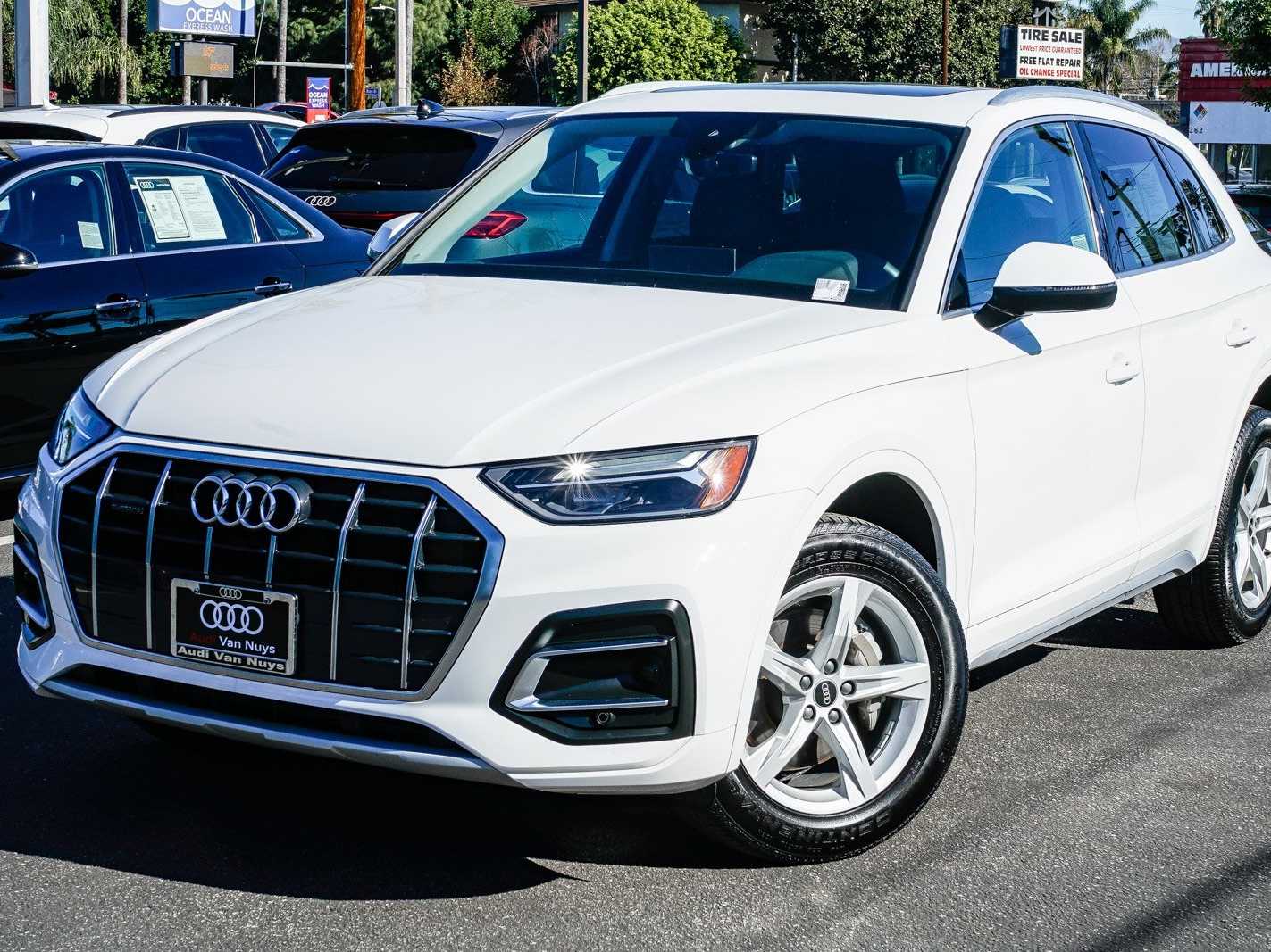 Thumbnail: 2023 Audi Q5 - 11