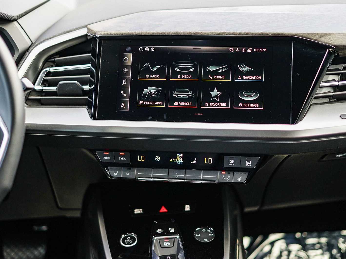 Thumbnail: 2022 Audi Q4 e-tron - 15