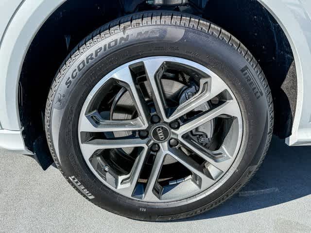 Thumbnail: 2025 Audi Q5 - 9