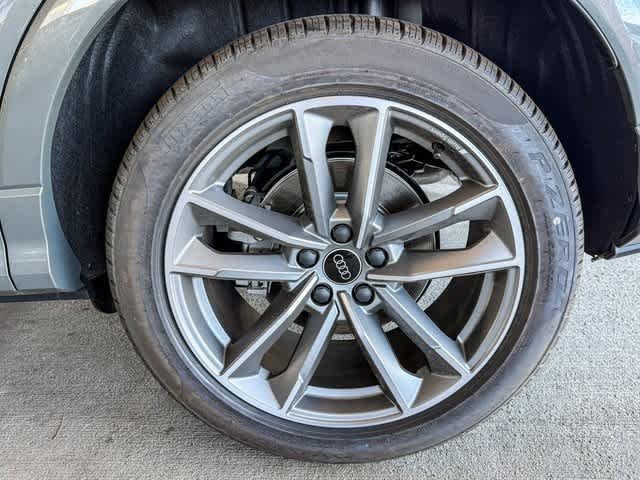 Thumbnail: 2025 Audi Q3 - 8