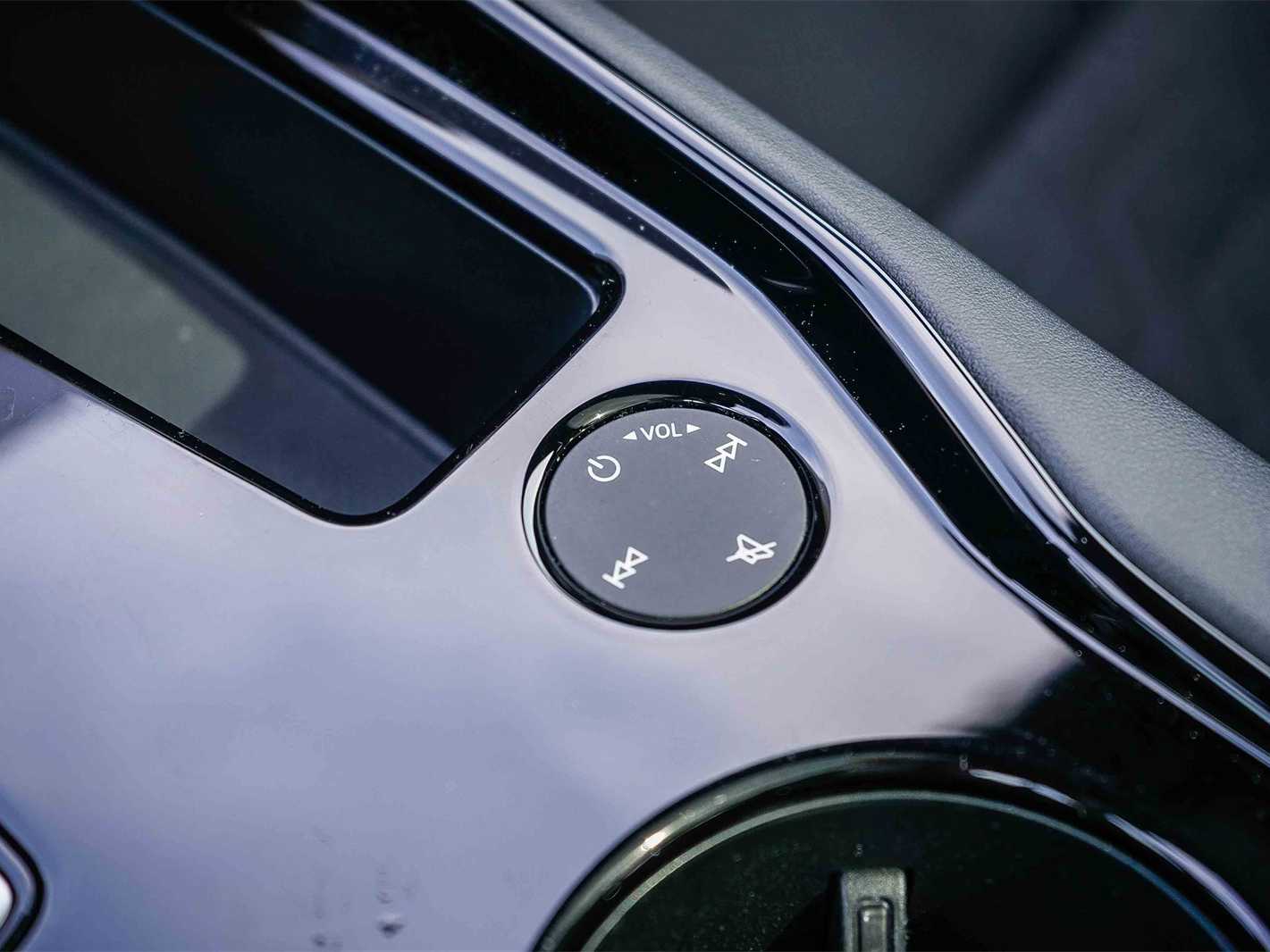 Thumbnail: 2023 Audi e-tron GT - 22