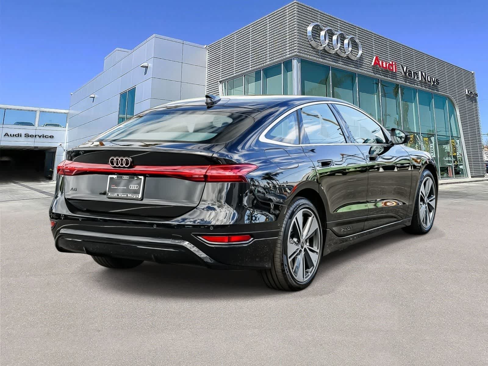Thumbnail: 2025 Audi e-tron - 4