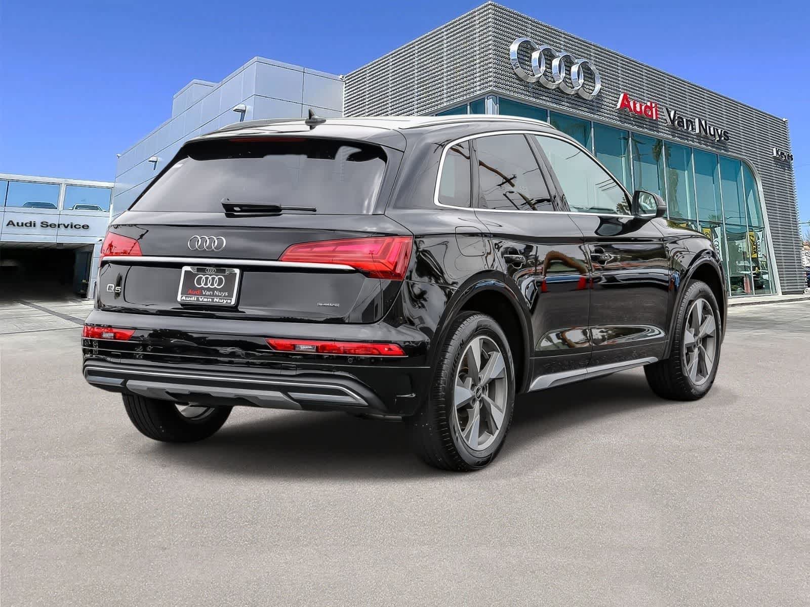 Thumbnail: 2023 Audi Q5 - 4