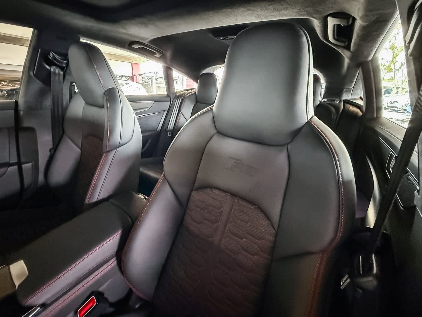 Thumbnail: 2025 Audi RS 7 - 26