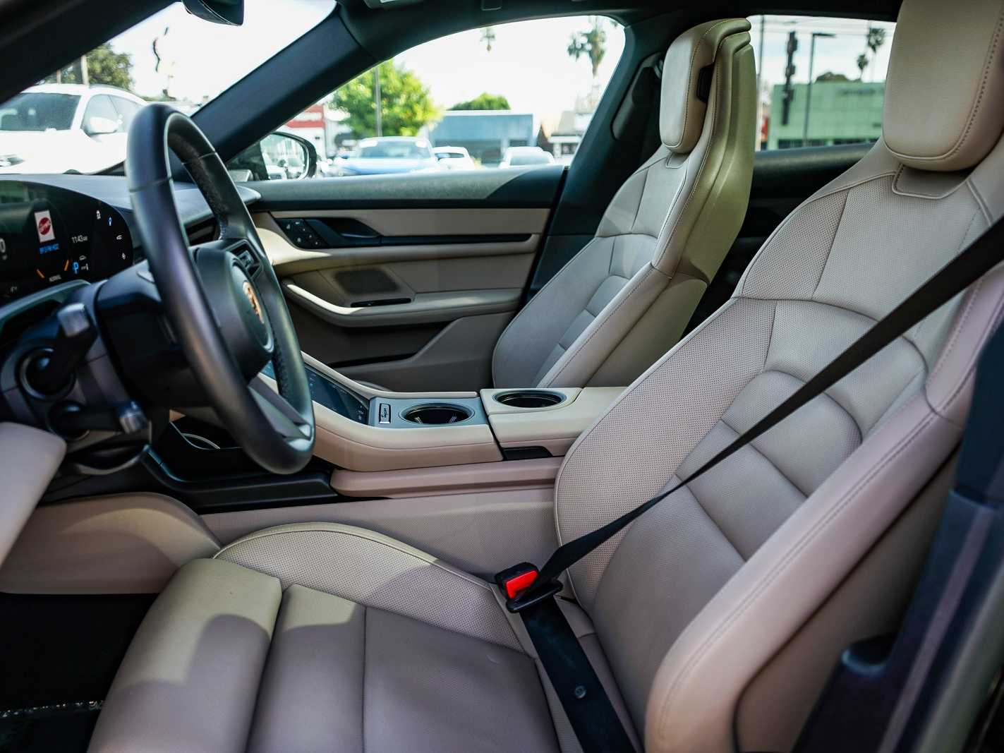 Thumbnail: 2023 Porsche Taycan - 17