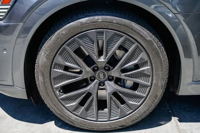 Thumbnail: 2024 Audi Q8 e-tron - 10