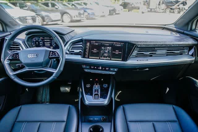 Thumbnail: 2026 Audi Q4 e-tron - 12