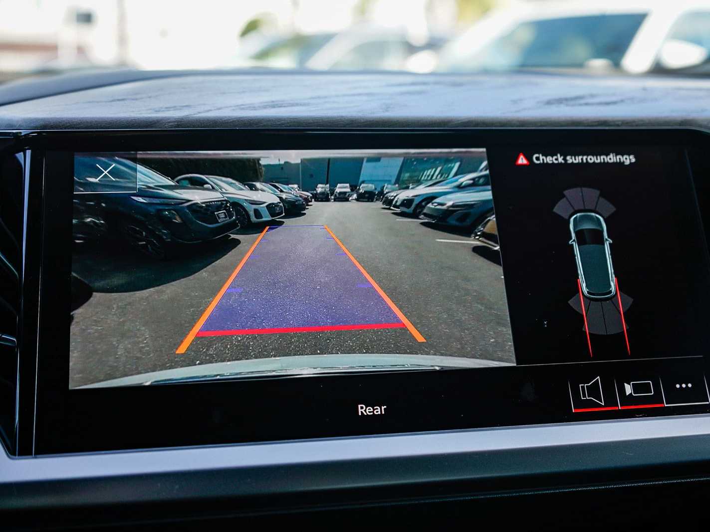 Thumbnail: 2023 Audi Q4 e-tron - 23