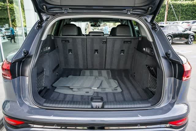 Thumbnail: 2025 Audi Q6 e-tron - 26