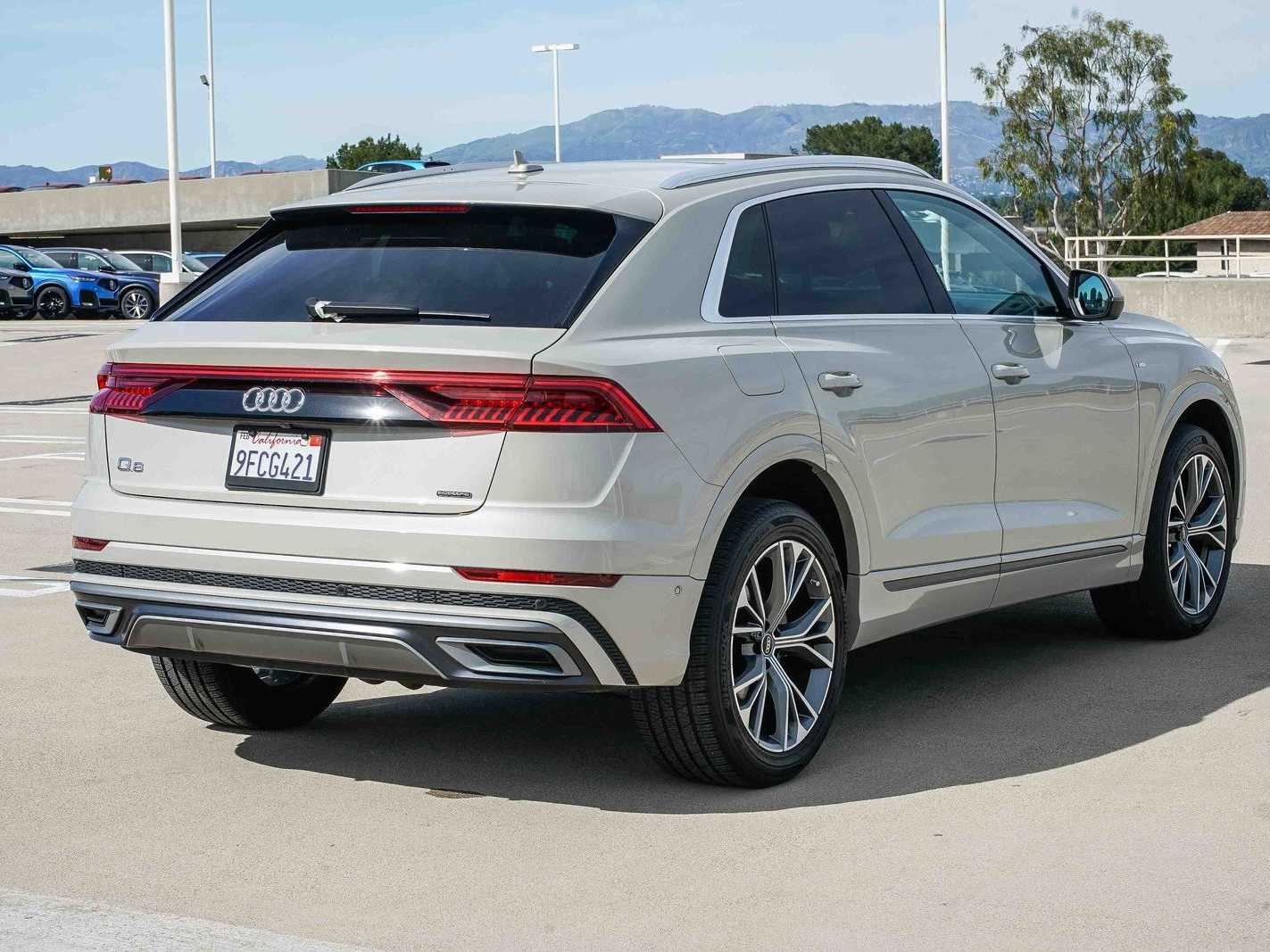 Thumbnail: 2023 Audi Q8 - 4