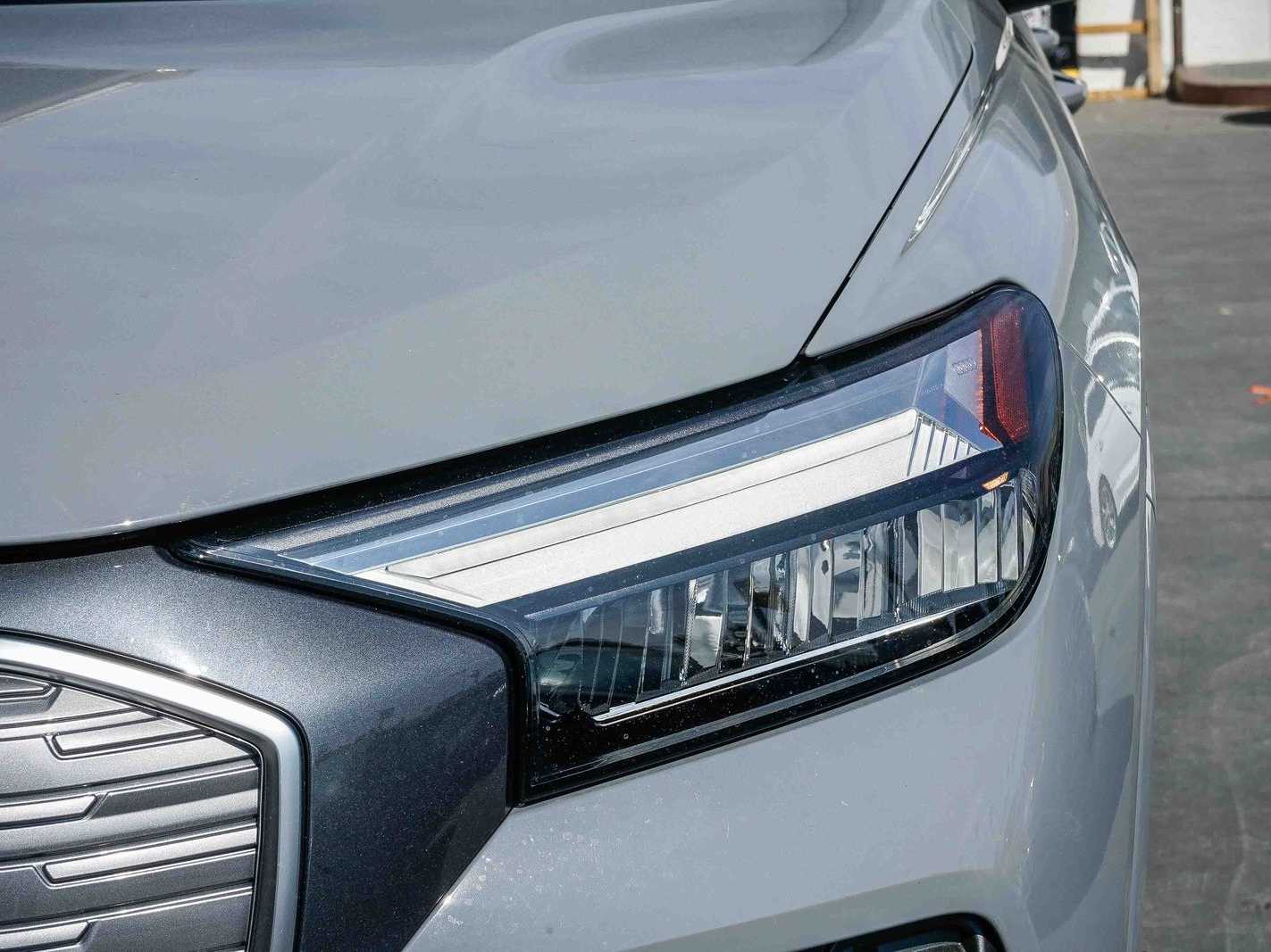 Thumbnail: 2023 Audi Q4 e-tron - 7