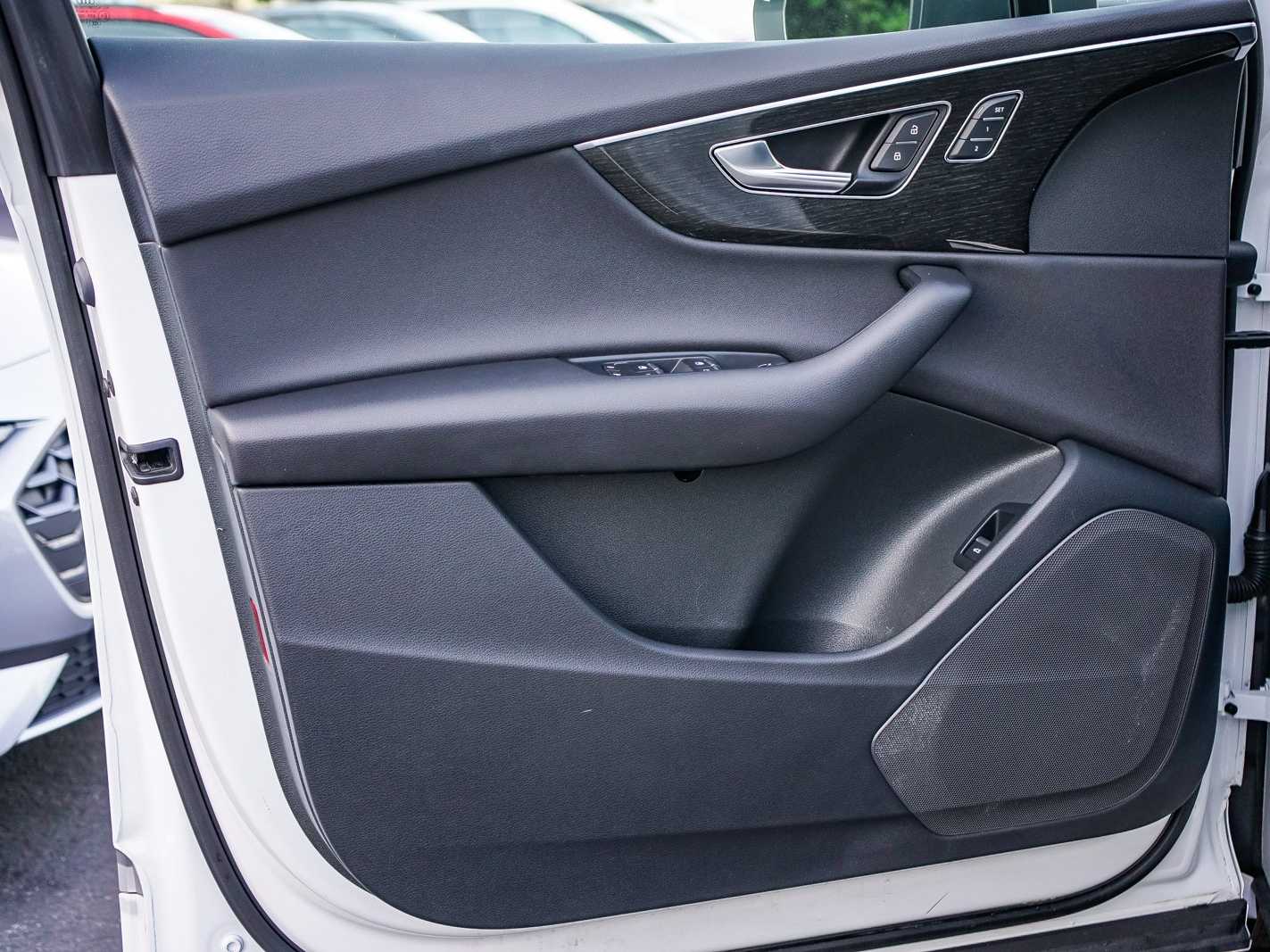 Thumbnail: 2021 Audi Q7 - 19