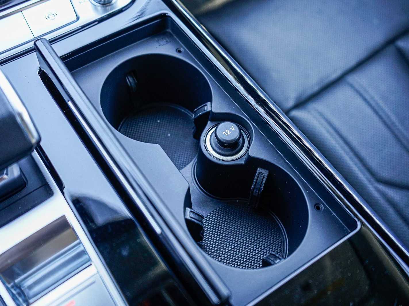 Thumbnail: 2022 Audi A8 - 23