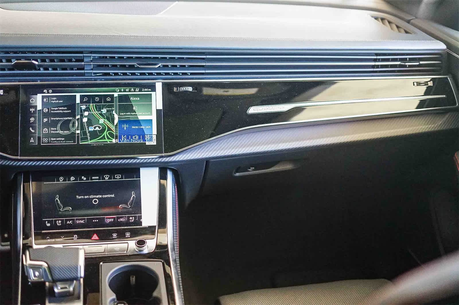 Thumbnail: 2025 Audi RS Q8 - 12