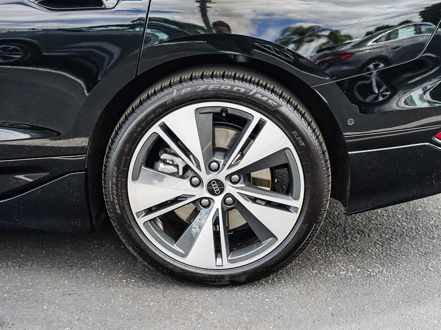 Thumbnail: 2025 Audi e-tron - 9