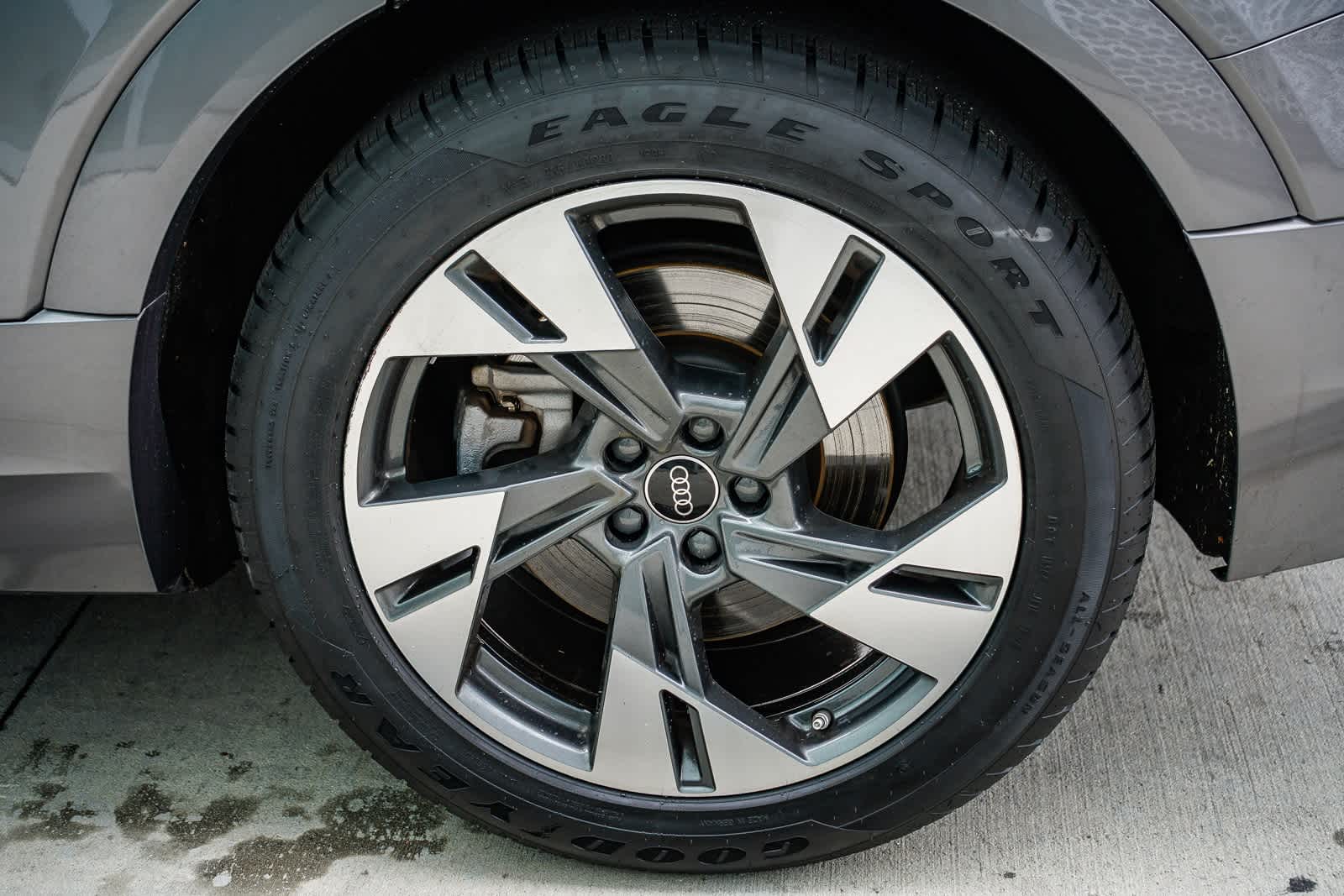 Thumbnail: 2023 Audi e-tron - 10