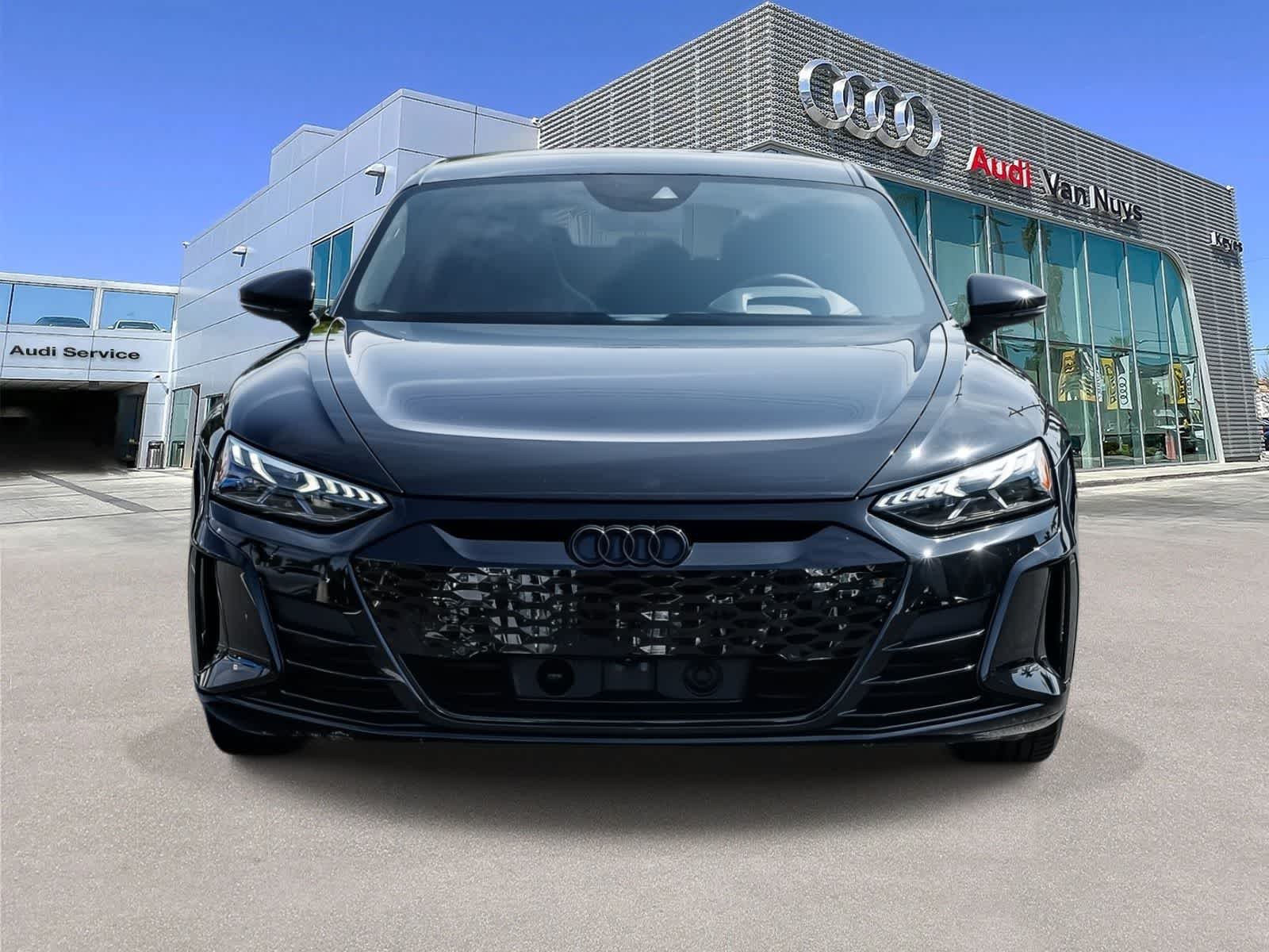 Thumbnail: 2022 Audi e-tron GT - 6