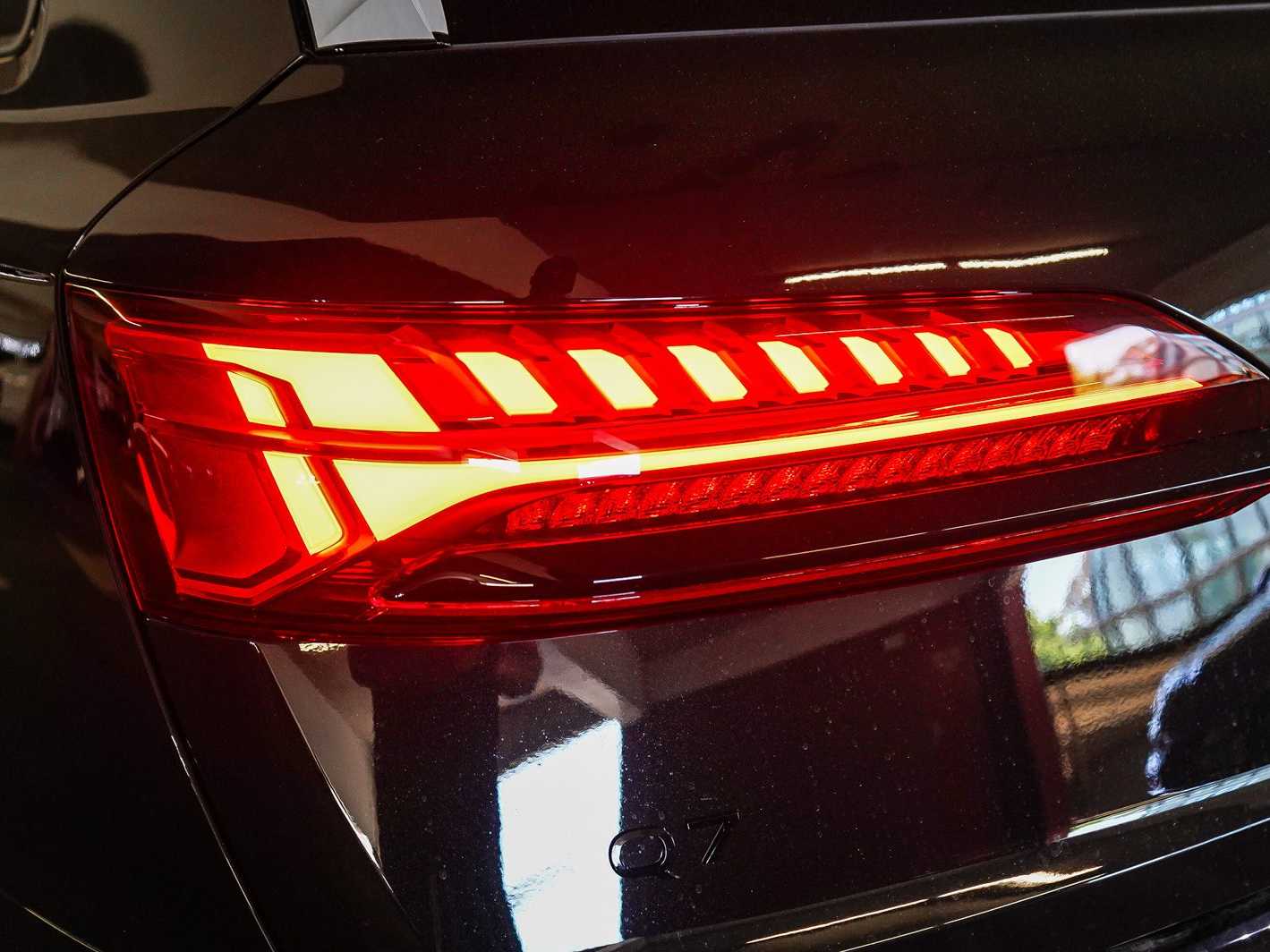 Thumbnail: 2026 Audi Q7 - 7