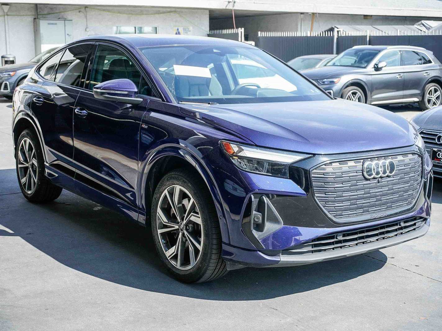 Thumbnail: 2023 Audi Q4 e-tron - 5