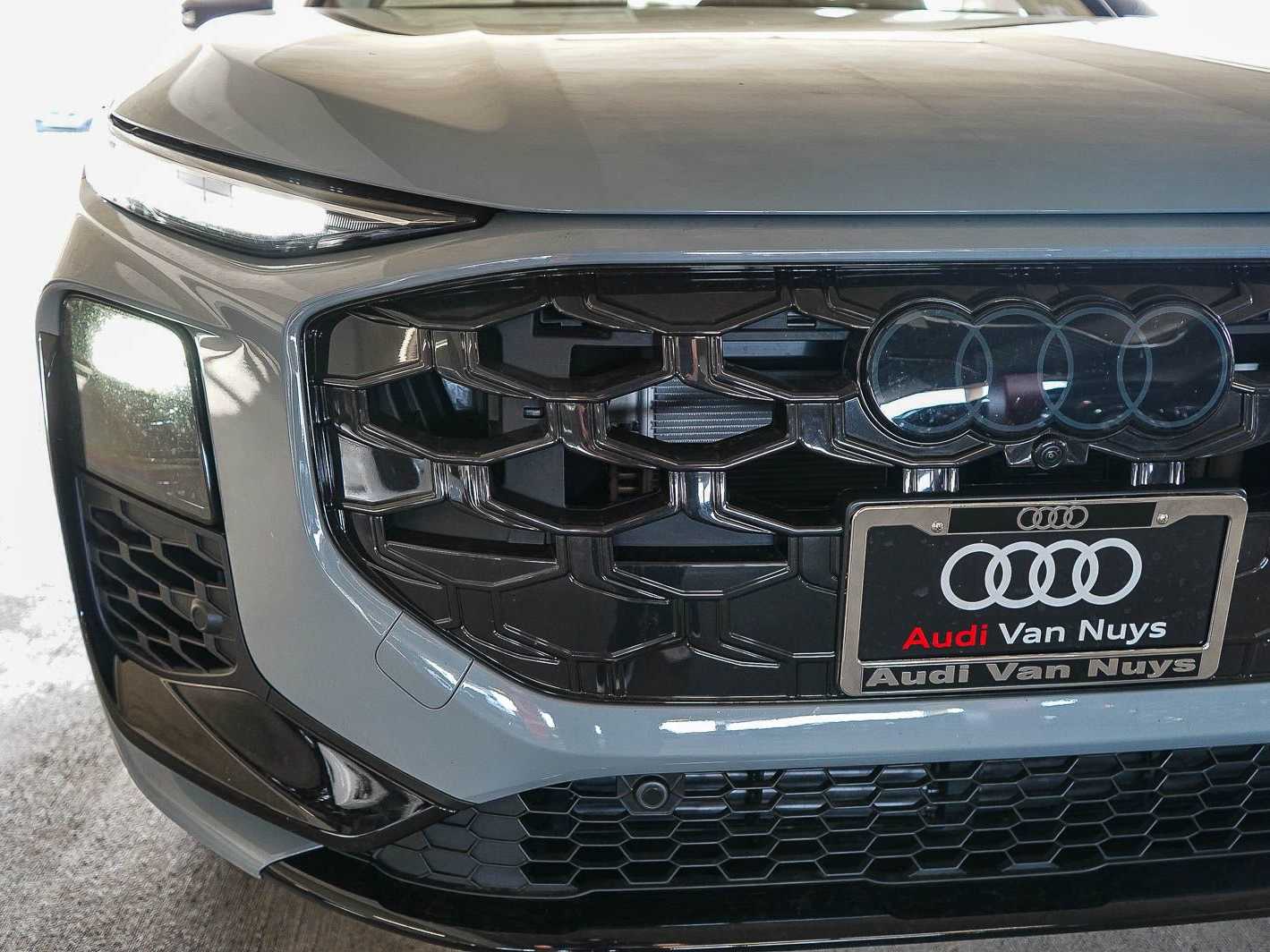 Thumbnail: 2026 Audi Q3 - 11