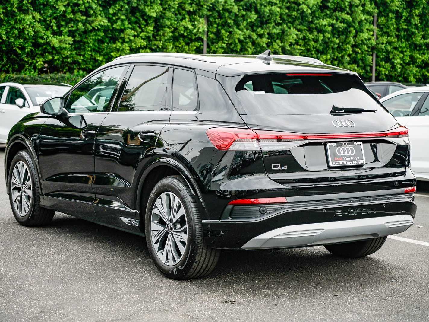 Thumbnail: 2023 Audi Q4 e-tron - 2