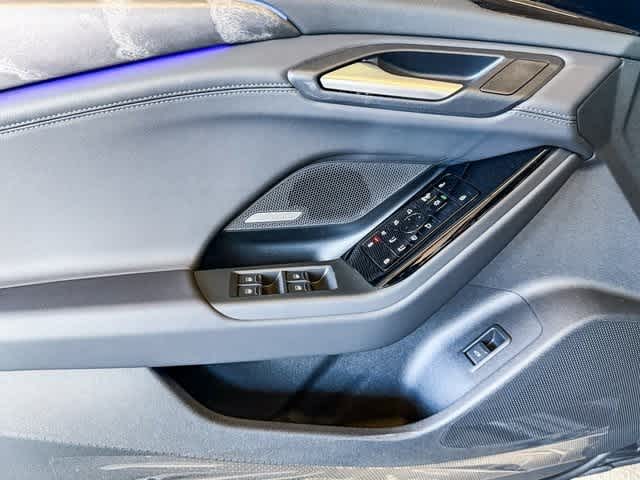 Thumbnail: 2025 Audi e-tron S - 22