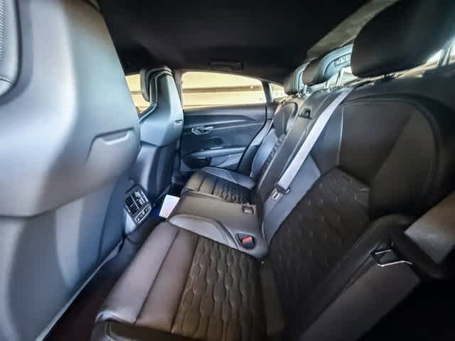 Thumbnail: 2026 Audi RS e-tron GT - 17